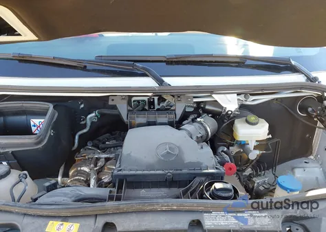 2024 Mercedes-Benz Sprinter 2500 High Roof 4-Cyl Diesel from USA, damaged, VIN W1Y4KCHY0RT187979